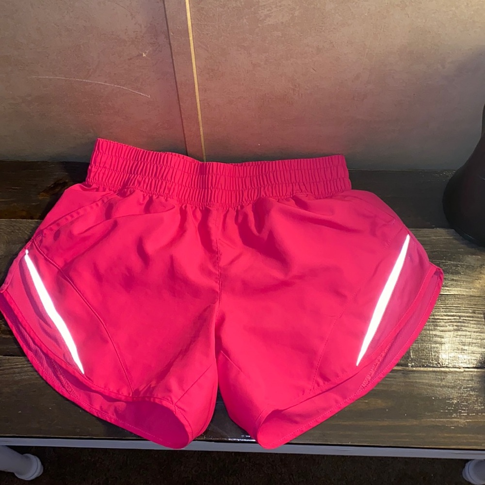 Lululemon dupe Sonic Pink Shorts